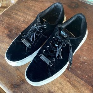 Men’s Karl Lagerfeld Black Velvet Low Top Sneaker size 9.5